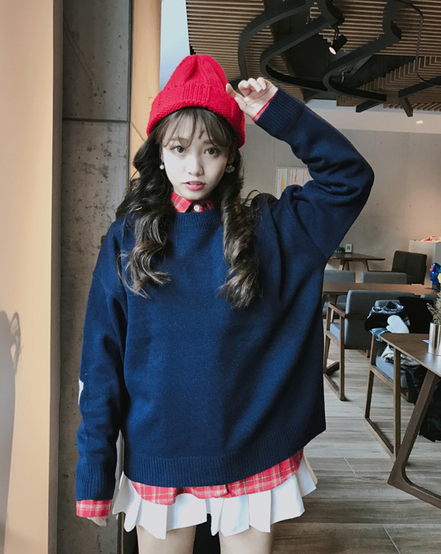 Loose-Fit Heart Sweater Pullover
