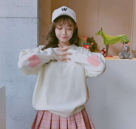 Loose-Fit Heart Sweater Pullover