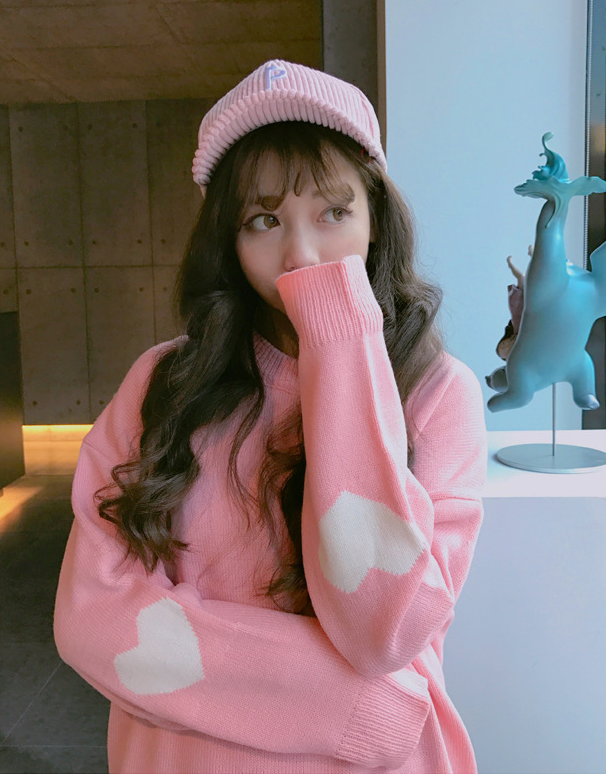 Loose-Fit Heart Sweater Pullover