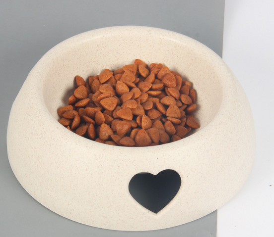 Plastic Heart-Shaped Pet Bowl for Cats and Dogs