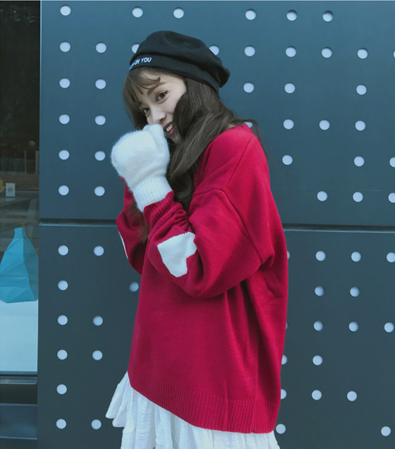 Loose-Fit Heart Sweater Pullover