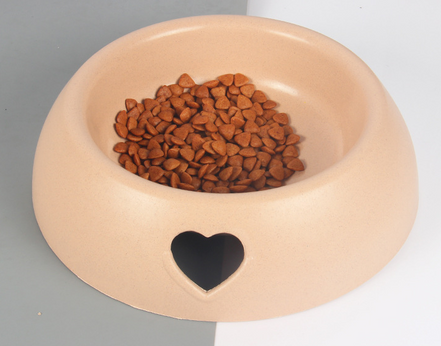 Plastic Heart-Shaped Pet Bowl for Cats and Dogs
