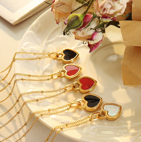 Exaggerated Love Peach Heart Chain Necklace