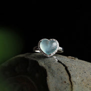 Heart-shaped Ice-like Chalcedony Women's Ring